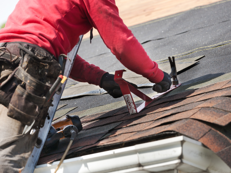 Top 5 Warning Signs You Need a Roof Repair Before Summer Storms